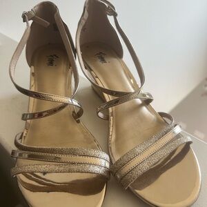 Fioni gold heels size 11w